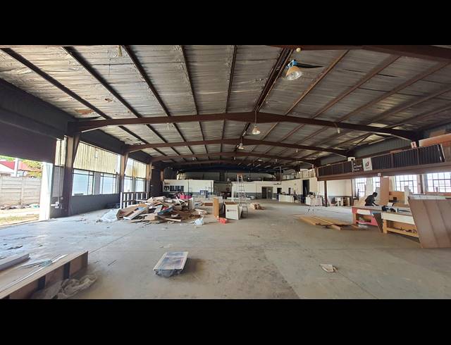 2,266M² WAREHOUSE SOLD IN EASTLEIGH